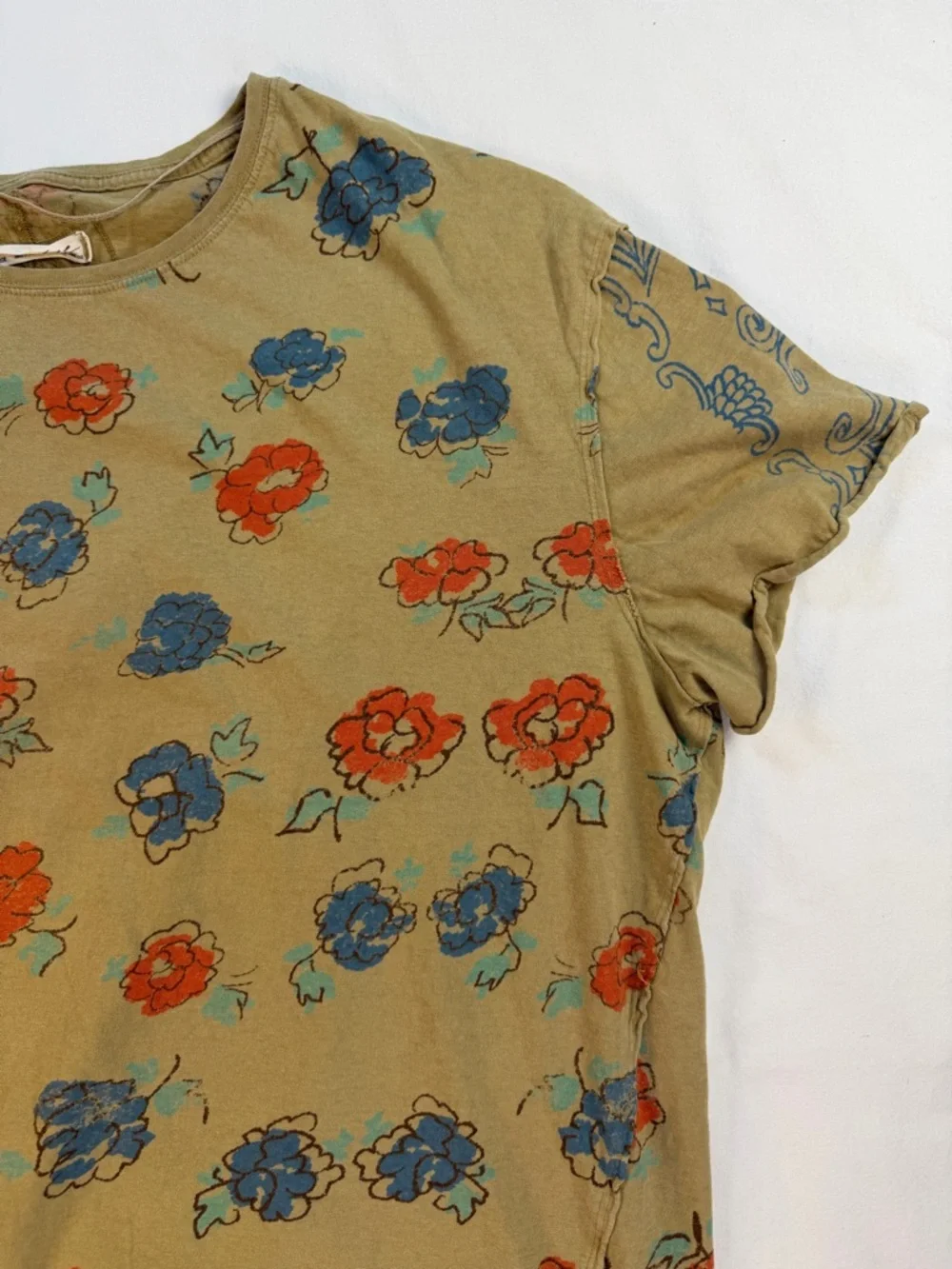 We The Free Nina Boheme Olive Short Sleeve Oversized Tee with Floral Print Large - Picture 4 of 9